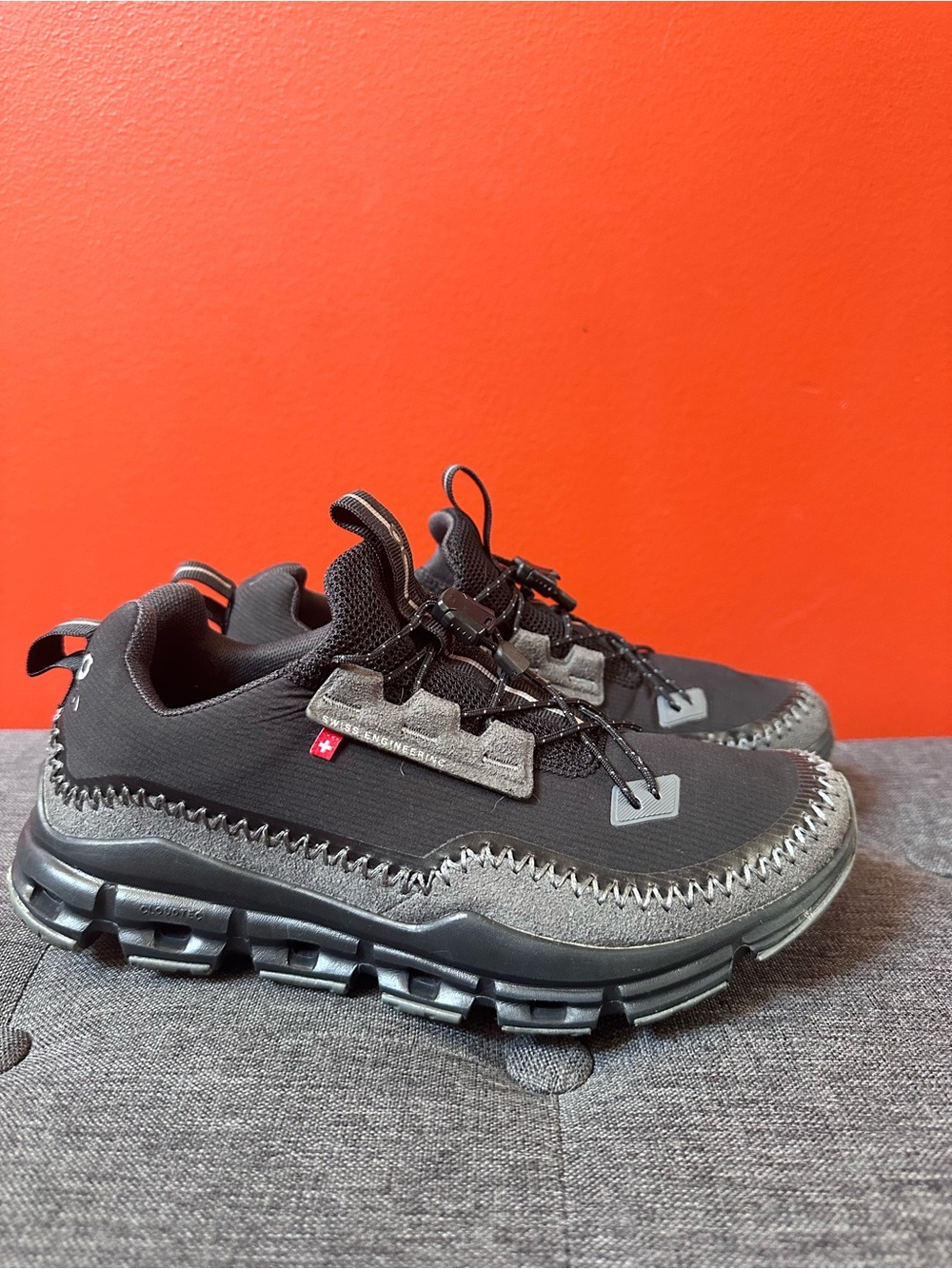 On Cloudaway Black Rock Gray Shoes Sneakers Womens Size 7.0